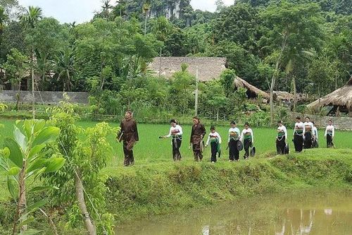 Sắc bùa rộn ràng vào xuân
