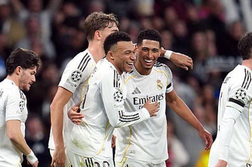 Kylian Mbappe lập cú đúp, Real Madrid đánh bại Villarreal để chiếm ngôi đầu La Liga