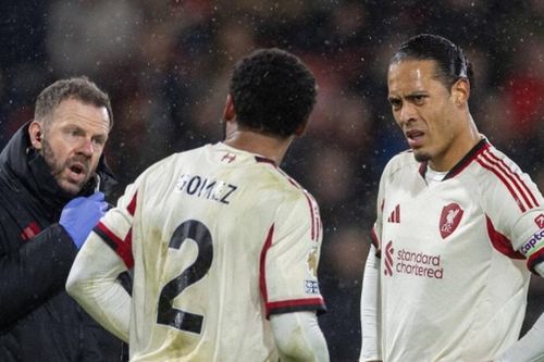 Liverpool trả giá đắt vì hàng thủ mỏng manh: Canh bạc mạo hiểm của Arne Slot đổ bể