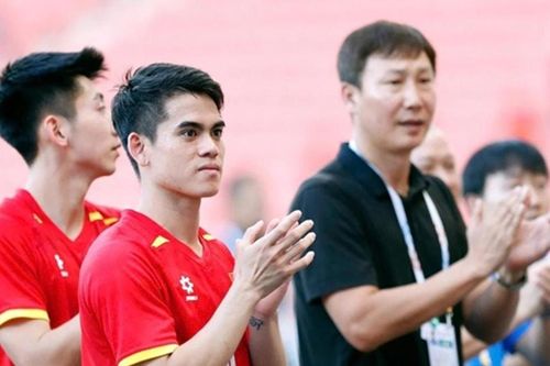Khuất Văn Khang lập kỷ lục vô tiền khoáng hậu tại bóng đá trẻ Việt Nam