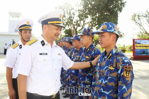 Chính ủy Vùng 4 Hải quân kiểm tra công tác sẵn sàng chiến đấu tại Trạm Ra đa Hòn Tre