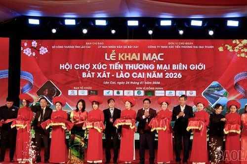 Khai mạc Hội chợ xúc tiến thương mại biên giới Bát Xát - Lào Cai 2026