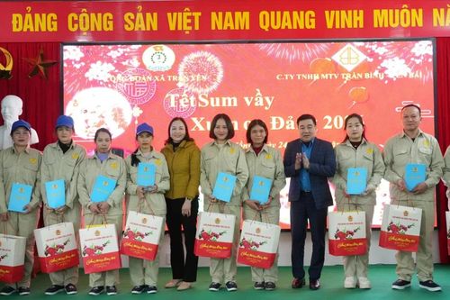 Công đoàn xã Trấn Yên tổ chức 'Tết Sum vầy - Xuân ơn Đảng' năm 2026