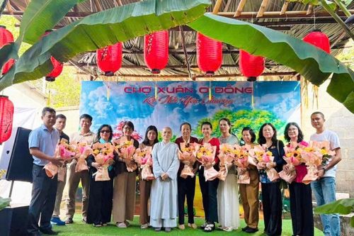 Chùa Long Hoa (TP.HCM) tổ chức Phiên chợ 0 đồng trao quà Tết đến gia đình nghèo