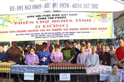 Chùa Tân Phước (Tây Ninh) chia sẻ với 450 gia đình tại 'Phiên chợ nghĩa tình 0 đồng' lần thứ 5