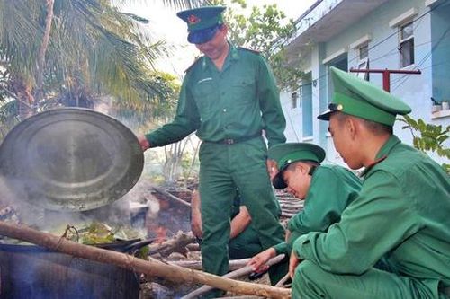 Cà Mau: Xuân về trên biên giới biển Gành Hào, thắm đượm nghĩa tình quân dân