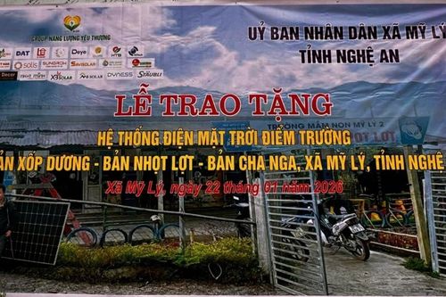 Hành trình mang ánh sáng đến những điểm trường vùng lũ Nghệ An