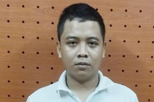 Đột nhập cạy cửa, phá tủ cuỗm loạt tiền vàng mang bán tiêu xài
