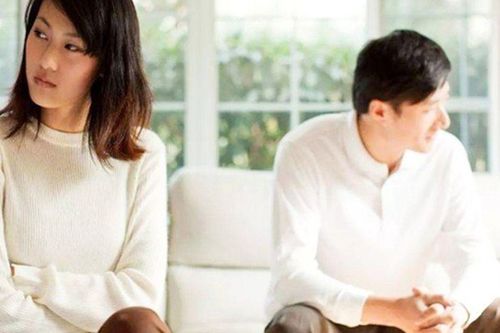Yêu cầu vợ giữ khoảng cách với người đàn ông khác, cái kết tôi nhận được là lá đơn ly hôn?