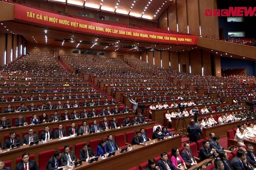 Công tác chính trị phải 'đi trước mở đường, dẫn dắt và đóng vai trò chủ công'