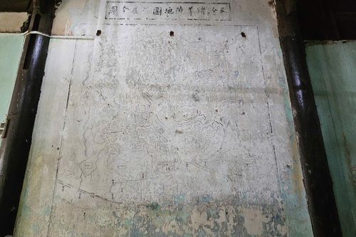 Cận cảnh bức họa kỳ lạ phát lộ lúc vệ sinh tường Khâm Thiên Giám triều Nguyễn