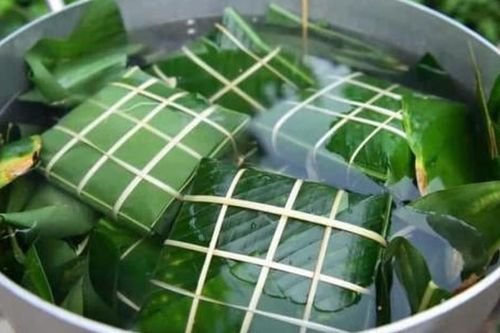 Mẹo luộc bánh chưng xanh tự nhiên, bên trong chín mềm, thơm ngon chuẩn vị