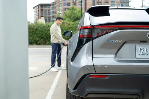 Vì sao Toyota, Audi và Mercedes phải đổi cách đặt tên ôtô điện