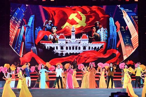 Chương trình nghệ thuật 'Ánh sáng niềm tin và khát vọng' mừng thành công Đại hội XIV của Đảng