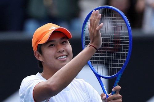 Tay vợt gốc Việt Learner Tien đánh bại cựu số một thế giới tại Australia Open