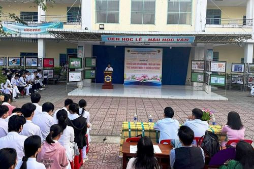 Tuyên truyền về phòng, chống rác thải nhựa cho gần 2.000 giáo viên, học sinh
