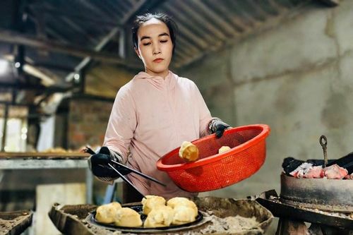 Nghề làm bánh thuẫn – giữ một phần kí ức Tết quê