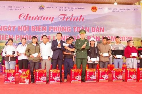 Bộ đội Biên phòng tỉnh Điện Biên trao 600 suất quà Tết tặng đồng bào nơi biên cương