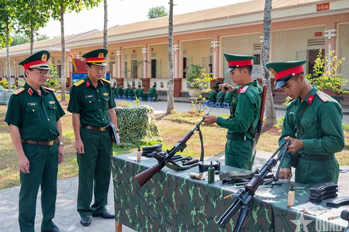 Đoàn công tác Bộ Tổng Tham mưu kiểm tra công tác huấn luyện tại An Giang