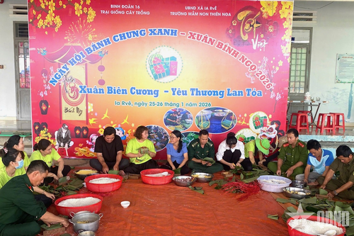 'Ngày hội Bánh chưng xanh' tại xã biên giới Ia Rvê, tỉnh Đắk Lắk