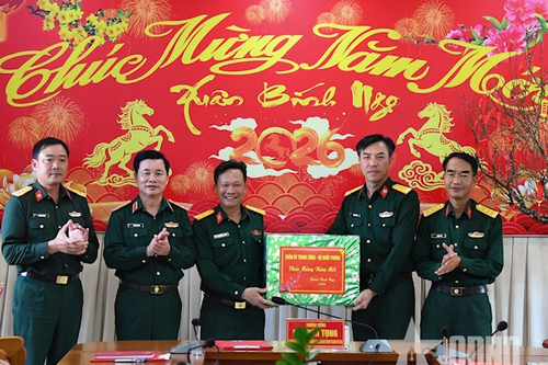 Thượng tướng Đỗ Xuân Tụng kiểm tra, chúc Tết tại tỉnh Đắk Lắk