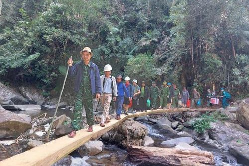 Trở lại làng nằm biệt lập giữa đại ngàn Trường Sơn (Kỳ 1: Ước vọng từ Aur)