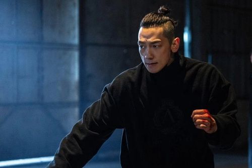 Trước khi có màn tái xuất màn ảnh nhỏ với 'Bloodhounds 2', Bi Rain phải xin lỗi trước hành động này