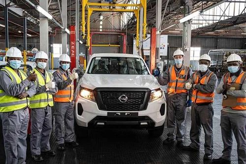 Nissan dừng lắp ráp Navara từ 2026, bán nhà máy 60 năm tuổi cho Chery