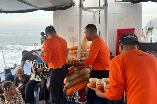 Diễn biến mới nhất vụ chìm phà chở hơn 350 người ở Philippines