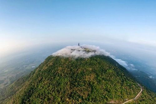 Không tuân thủ lộ trình, du khách gặp nguy hiểm trên núi Bà Đen