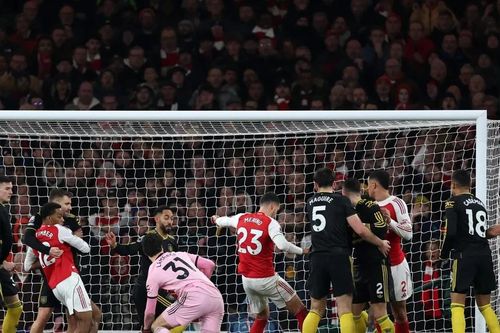 Man Utd 'dội nước lạnh' vào tham vọng vô địch của Arsenal