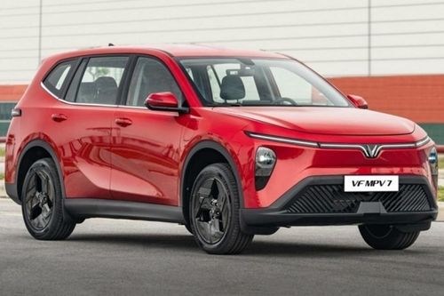Điểm mặt những mẫu xe 7 chỗ giá hơn 800 triệu đồng