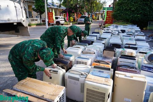 Bộ đội Biên phòng tỉnh An Giang phối hợp bắt vụ vận chuyển hàng lậu số lượng lớn