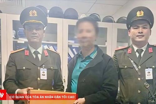 Hành khách bỏ quên túi xách chứa tài sản trị giá hơn 450 triệu đồng ở sân bay