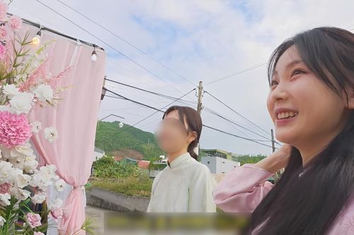 Cô gái Hàn dự đám cưới ở Quảng Ninh, bất ngờ trước mâm cỗ toàn đặc sản
