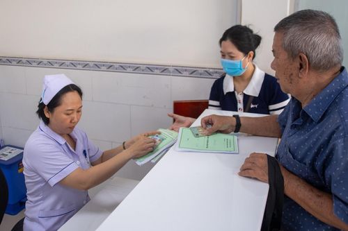 Người dân TPHCM được chọn lại nơi khám bệnh sau khi 25 trung tâm y tế giải thể