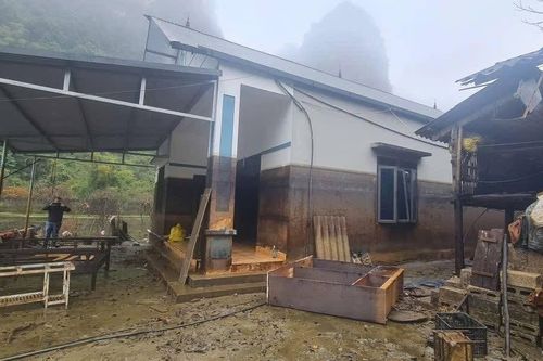 Tin vui ở 'rốn ngập' Cao Bằng: Nước rút sau 4 tháng, vết tích trên tường gây chú ý