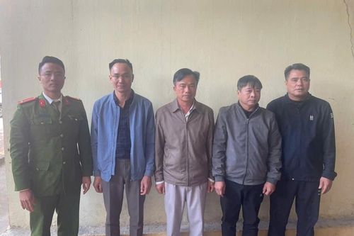 Bắt quả tang 4 đối tượng 'đánh lốc' thu trên chiếu bạc gần 86 triệu đồng