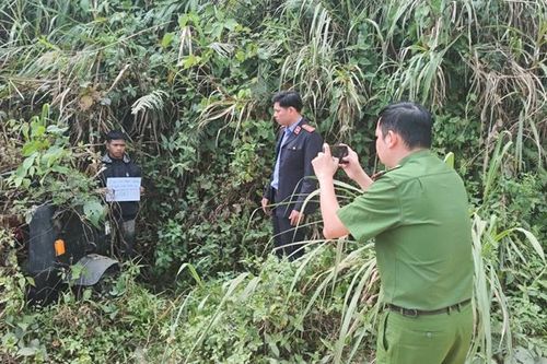 Trực tiếp kiểm sát khám nghiệm hiện trường vụ trộm cắp tài sản