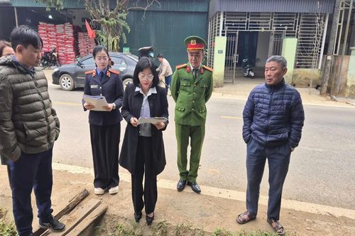 VKSND khu vực 2, tỉnh Lai Châu phối hợp xem xét thẩm định tại chỗ vụ án 'Tranh chấp quyền sử dụng đất'