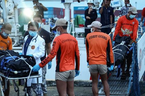 Chìm phà chở hơn 350 người tại Philippines: 15 người tử vong, 28 người mất tích