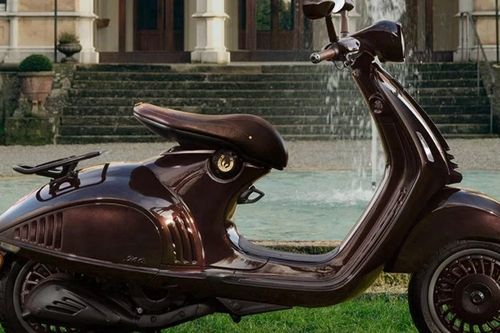 Xe tay ga siêu đắt Vespa 946 ra mắt phiên bản Bính Ngọ