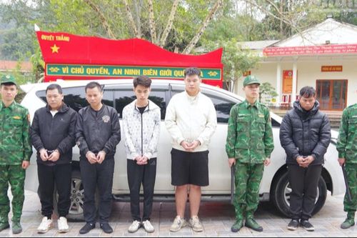 Cao điểm đấu tranh phòng, chống xuất nhập cảnh trái phép qua biên giới Việt - Trung