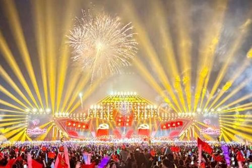 'Tự hào theo Đảng quang vinh - Quảng Ninh vươn mình cất cánh'