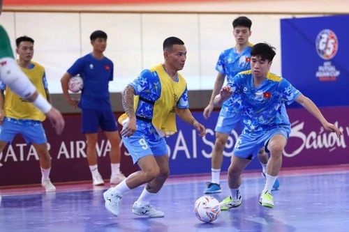 ĐT futsal Việt Nam sẵn sàng cho VCK châu Á 2026; Man Utd thắng ngược Arsenal
