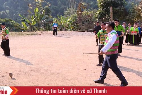 Lốc cốc tiếng cù mùa xuân...