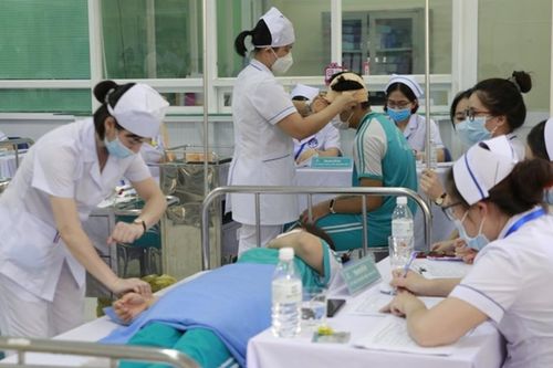 TP.HCM giữ nguyên lương, tăng phụ cấp cho người lao động trạm y tế xã từ 2026