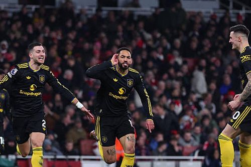 Manchester United quật ngã Arsenal và Man City: Michael Carrick xoay chuyển Ngoại hạng Anh