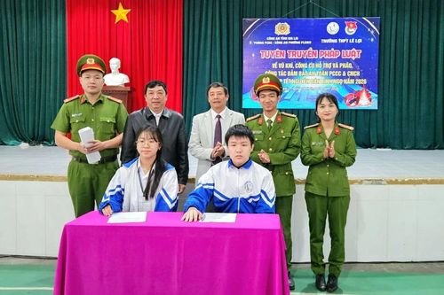 Hơn 900 học sinh Trường THPT Lê Lợi được tuyên truyền ngăn ngừa pháo nổ và phòng cháy, chữa cháy