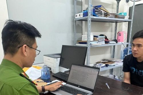 Bắt đối tượng giấu ma túy trong gấu bông